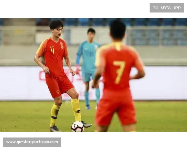 海港魏震防守动作鲁莽屡次犯规 与吾米提江搭档默契度明显不足